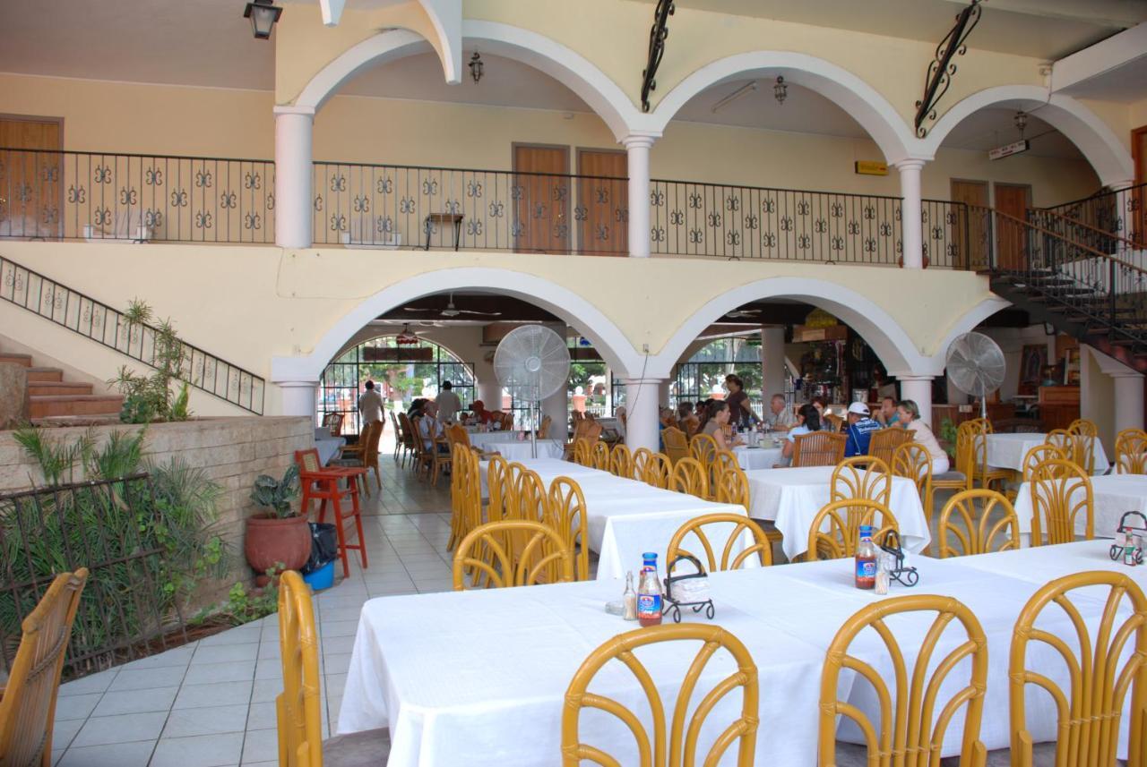 Hotel Maria De La Luz Valladolid  Exterior photo